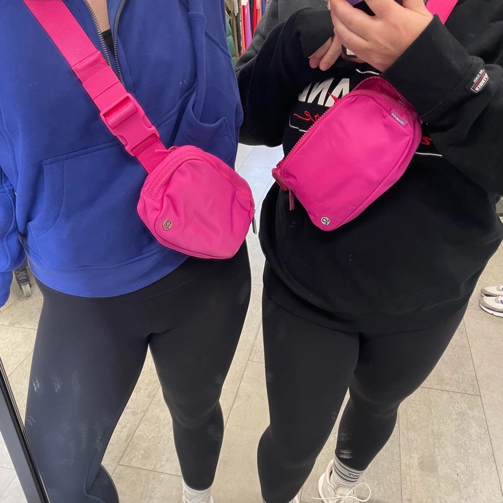 lululemon 💗 Everywhere Belt Bag in Sonic Pink - Picture 6 of 10
